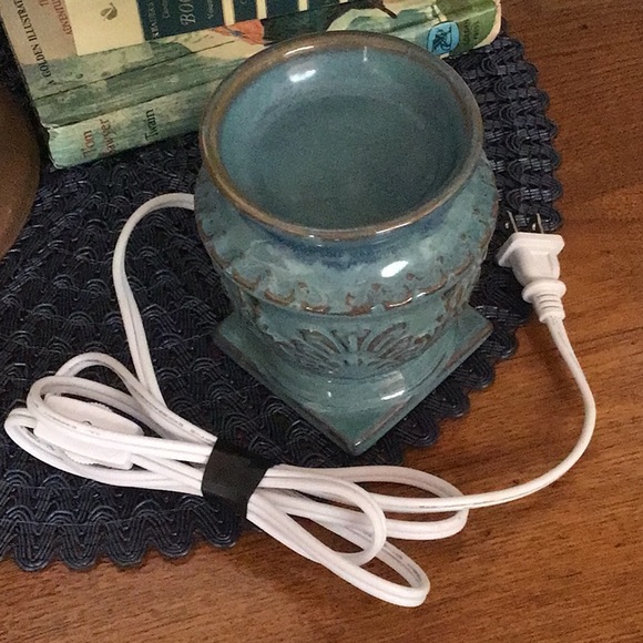 5” tall x 4 1/2” width Wax Warmer Air Freshener - Picture 4 of 5